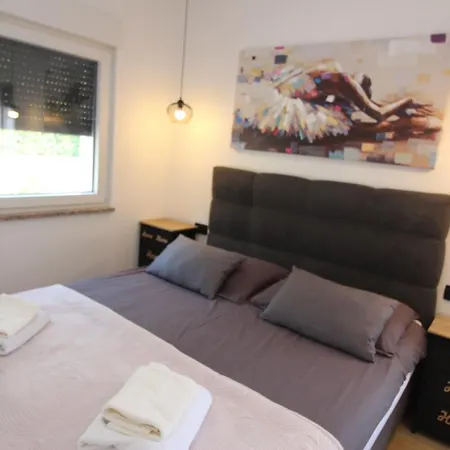Emilija Apartment *